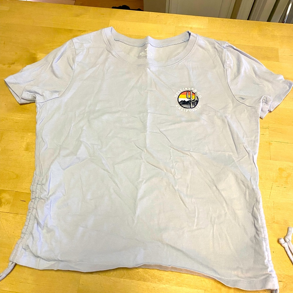 Hollister Co California size L tee with ties on sides. {045}